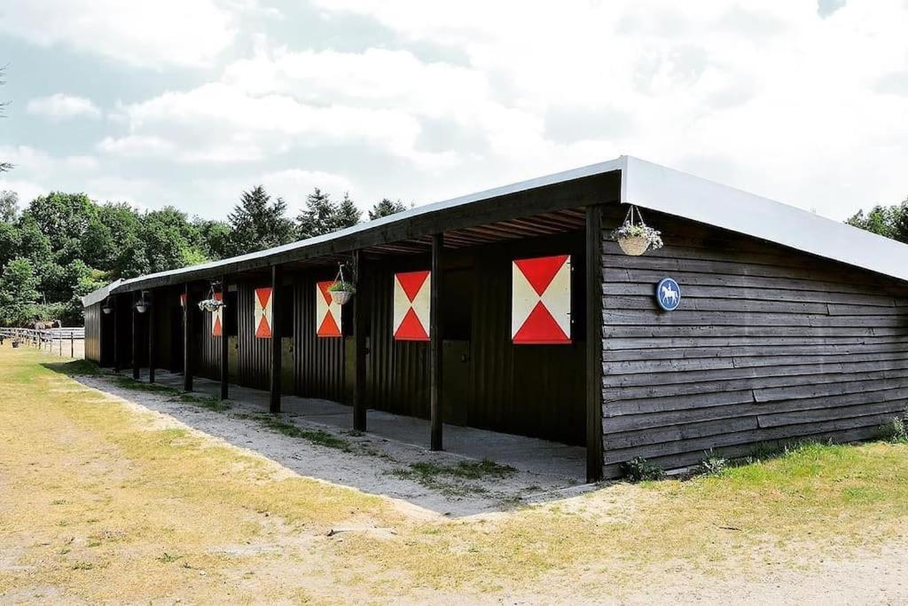 Sfeervol Chalet In Het Bos Nunspeet Exterior foto